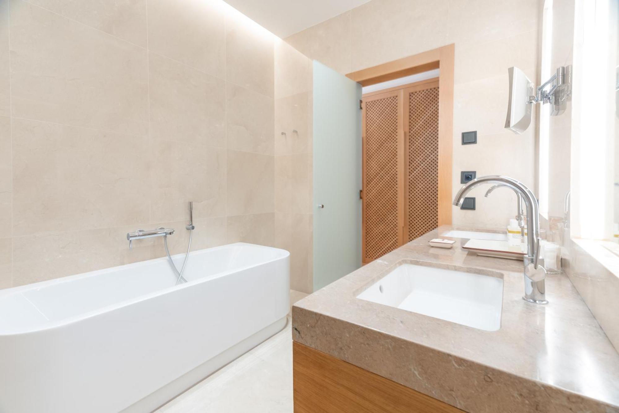 Hotel Castell Son Claret - The Leading Of The World